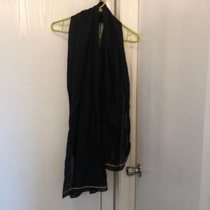 Black and gold scarf